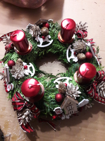 Adventní věnce a svícny - středa 26.11.2025 od 15. hod., cena 450,- Kč
